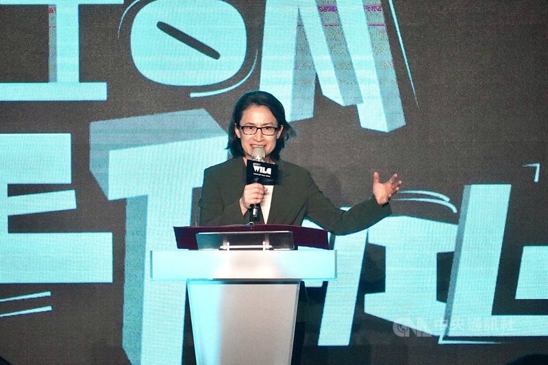 2025年放視大賞15日在高雄展覽館開幕,副總統蕭美琴(圖)出席致詞表示,放視大賞多年來培育許多人才,在數位時代每個人都有焦慮,「盼青年的機會大於迷惘,對未來信心大過於焦慮」。中央社記者董俊志攝 114年5月15日