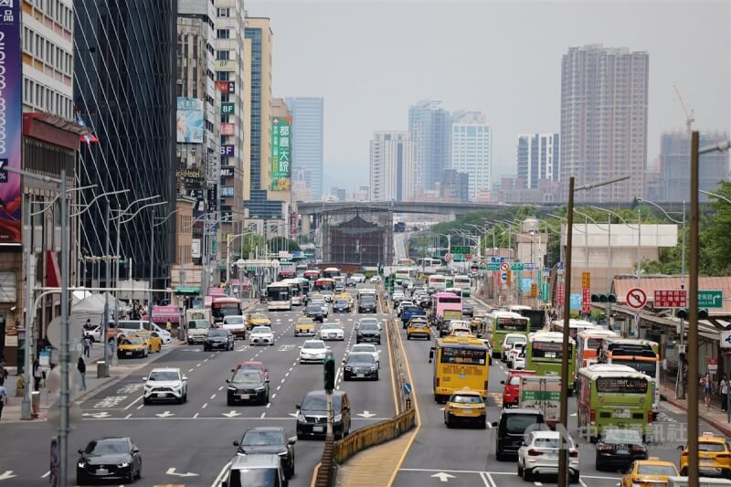圖為台北車站前一景。(中央社檔案照片)