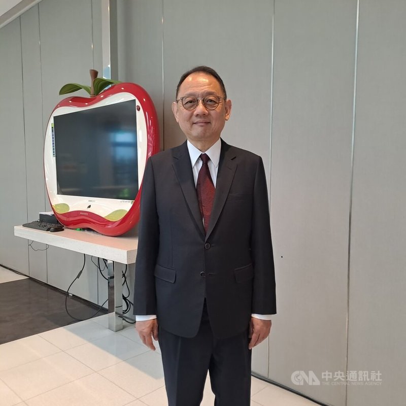 電纜及不銹鋼廠華新麗華16日舉行股東會,董事長焦佑倫表示,美中大降關稅後,東南亞、歐洲關稅仍然未定,90天緩衝期後會發生什麼事沒人知道,但全球關稅回到理性談判,總是好事;台灣有AI、資通訊產業優勢,是目前全球經濟最穩的地區。中央社記者潘智義攝 114年5月16日