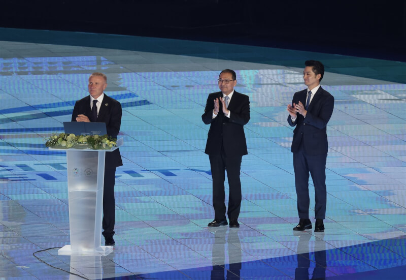國際壯年運動總會(IMGA)會長鮑卡(Sergey Bubka)(左)出席與會並致詞。右起為台北市長蔣萬安、新北市長侯友宜。中央社記者趙世勳攝 114年5月17日