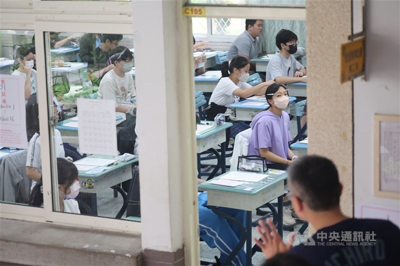圖為台北內湖高工考場。(中央社檔案照片)
