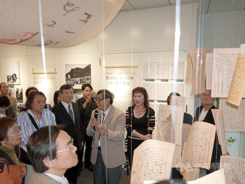「台灣人權及音樂故事展—高一生先生,三代的家族之歌」展以台灣原住民前阿里山鄉長高一生,及其三代家族的生命故事與音樂理想為主題,涵蓋高一生的音樂創作與獄中書信,並特別呈現其長女高菊花的傳奇人生。中央社記者楊明珠東京攝 114年5月19日