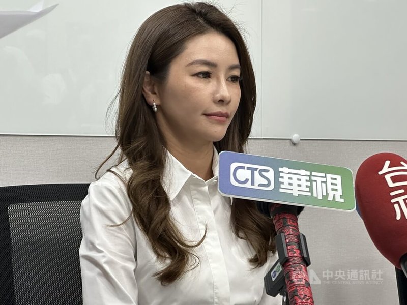 台中地檢署偵辦九州博弈集團案,前台灣電子競技聯盟董事長徐培菁(圖)近日出面控訴遭檢察官不當問訊,認為自身積極配合案件調查偵辦,但卻遭到濫權、瑕疵偵訊。中央社記者趙麗妍攝 114年5月20日