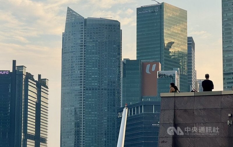國際局勢不確定性增加之際,專家指出,許多企業和高淨值人士尋找投資避風港,預料隨著星國大選塵埃落定、投資者信心增強,新加坡租賃市場需求將保持強勁態勢。圖為新加坡市區景色。中央社記者吳昇鴻新加坡攝 114年5月20日