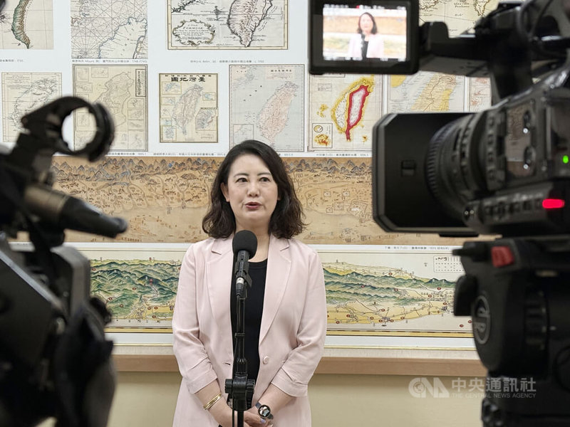 總統賴清德指示國安團隊向在野黨主席簡報重要國安情勢,引發討論。民進黨立法院黨團幹事長吳思瑤(圖)21日在立法院受訪表示,賴總統這樣的作法,充分展現出希望跟朝野對話,透過資訊共享讓藍白立委理解台灣面對的國安處境,需要朝野一起合作、協力。中央社記者王揚宇攝 114年5月21日