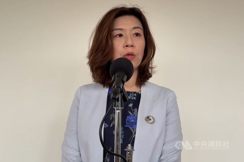衛生福利部次長林靜儀(圖)21日列席立法院社會福利及衛生環境委員會,會前受訪被問到衛福部與交通部合作加強高齡駕駛安全規劃時指出,衛福部角色是提供醫療健康評估支援與專業協助。中央社記者陳婕翎攝 114年5月21日