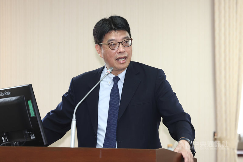 陸委會主委邱垂正21日在立法院內政委員會報告指出,113年元旦至114年4月底,有關台灣民眾赴陸被扣押、留置、盤查的陳情案102件,其中失聯或疑似遭限制人身自由共89件。中央社記者王騰毅攝 114年5月21日