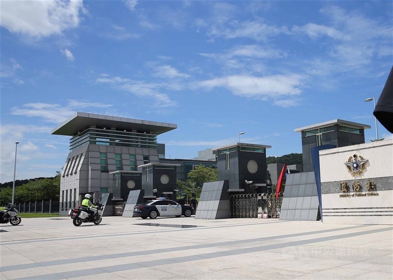 國防部今天指出,相關共軍例行性操演及計畫性訓練 國軍均有掌握。(中央社檔案照片)