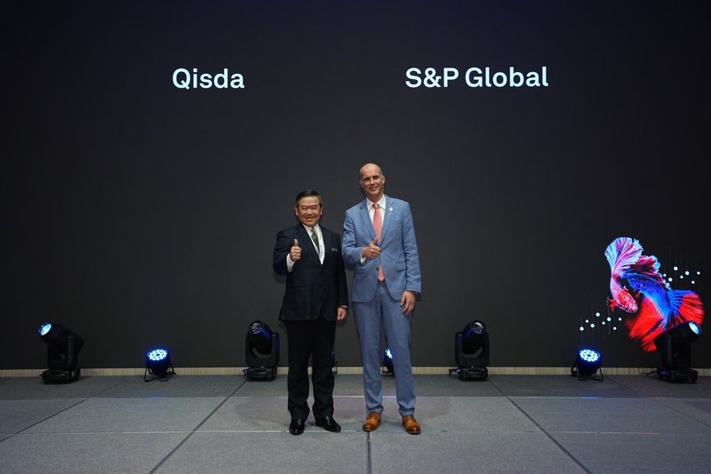 液晶顯示器廠佳世達22日宣布,與標普全球(S&P Global)合作,導入企業永續評鑑(Corporate Sustainability Assessment,CSA)永續評估工具至供應鏈管理體系中,成為全亞洲第1間與標普全球合作,積極推動供應鏈接軌全球永續標準的企業。圖左為佳世達董事長陳其宏。(佳世達提供)中央社記者潘智義傳真 114年5月22日
