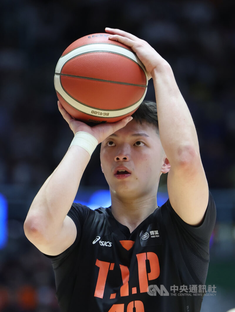 台灣職籃P.LEAGUE+桃園璞園領航猿隊21日在總冠軍賽第7戰以89比86擊敗台北富邦勇士隊,搶下隊史首座總冠軍,陣中李家慷(圖)全場貢獻8分。中央社記者趙世勳攝 114年5月21日