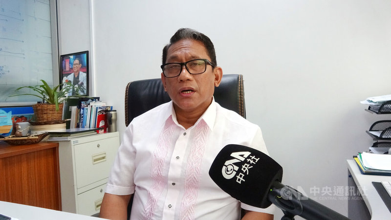 琉球籍漁船昇漁豐號日前於台菲重疊海域遭菲律賓公務船登臨盤查事件,菲律賓漁業局發言人布里蓋拉23日接受中央社訪問,否認菲方粗暴執法。中央社記者林行健奎松市攝 114年5月23日