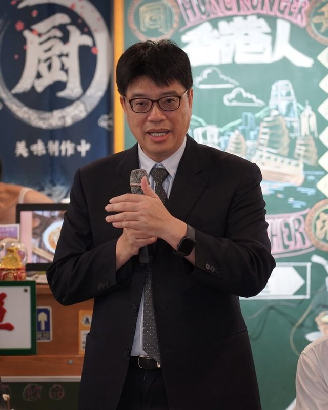 陸委會主委邱垂正23日出席在淡水舉行的「2025港人台適生活講座」聆聽港人意見,同時解說居留定居政策。(陸委會提供)中央社記者吳柏緯傳真 114年5月23日