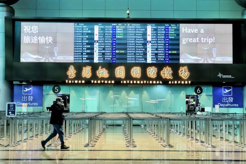 圖為桃園國際機場出境大廳。(中央社檔案照片)