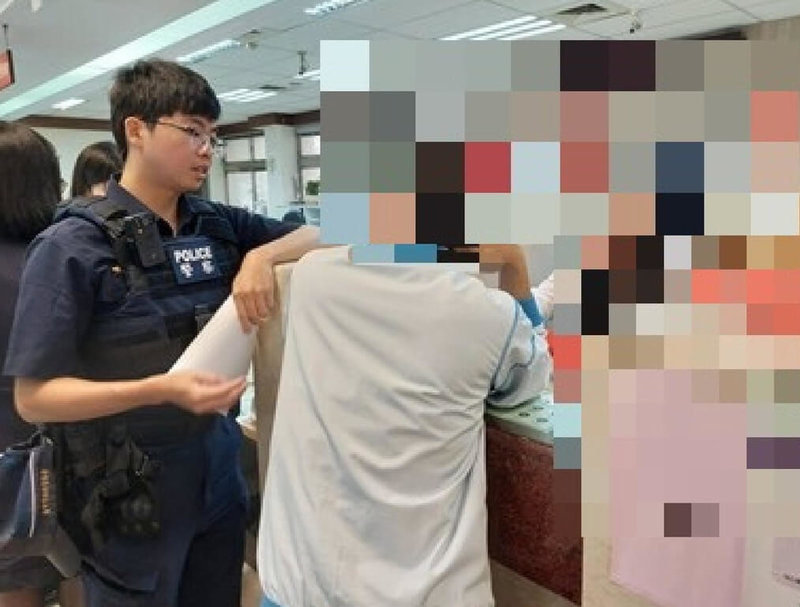 台中市清水區林姓男子日前到銀行匯款，卻對匯款用途說詞反覆，警方發現林姓男子與頭貼爲網美圖的網友對話紀錄有大量簡體字、非本地用語，當場識破這是詐騙集團常用手法，也讓林姓男子驚覺受騙，取消匯款。（民眾提供）中央社記者趙麗妍傳真  114年5月26日