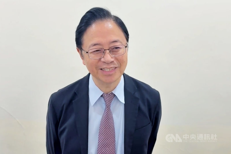 國民黨主席朱立倫接受專訪談到黨主席改選時,表態「非常期盼順利交棒」。桃園市長張善政(圖)26日接受媒體聯訪表示,尊重朱立倫個人意願。中央社記者吳睿騏桃園攝 114年5月26日