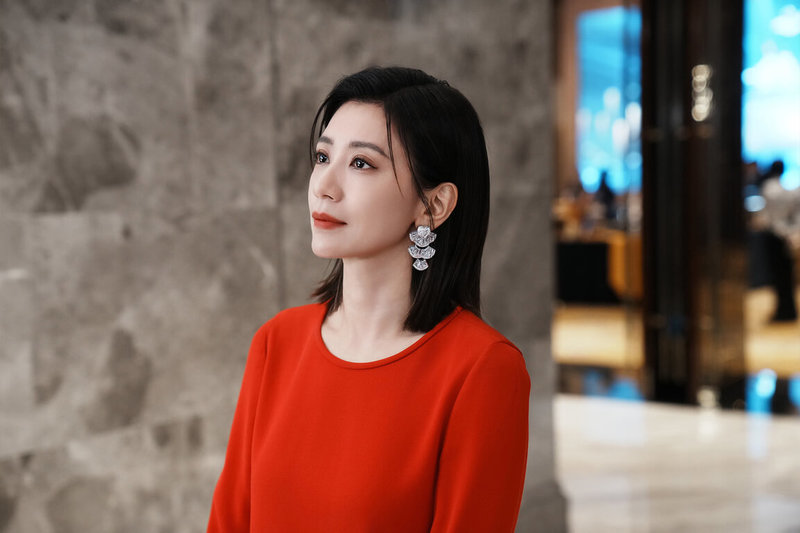 演員賈靜雯（圖）主演以「醫美」為主軸的醫療劇「以美之名」，展現不老女神完美狀態，並為戲苦練手術縫合技術。（愛爾達電視提供）中央社記者洪素津傳真  114年5月26日