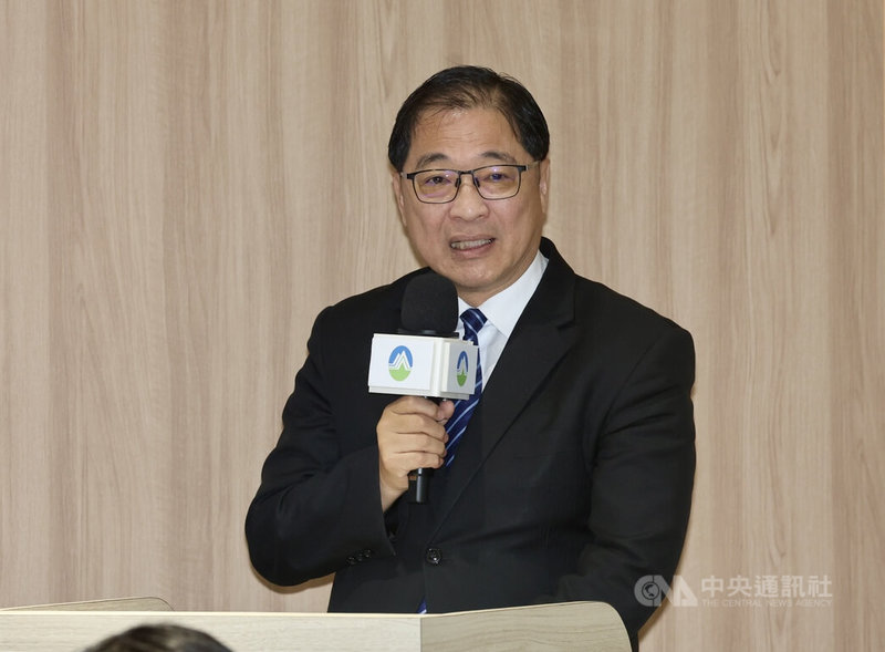 環境部27日舉行「杜絕非法棄置營建產出物」記者會,法務部長鄭銘謙表示,剩餘土石方是營建業必然的產出物,也需要妥善處理,只要損害國土環境,絕不寬待。中央社記者張皓安攝 114年5月27日