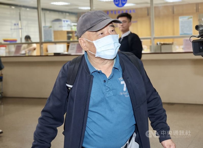 台北地方法院審理京華城案,27日傳喚台北市議員應曉薇助理吳順民(前)出庭。中央社記者張皓安攝 114年5月27日