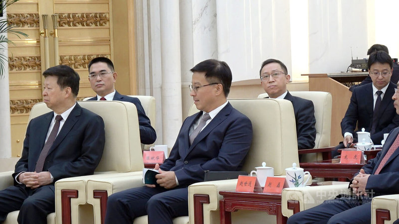 新上任的國台辦副主任趙世通(前排中)27日首次公開亮相涉台活動。中央社記者呂佳蓉北京攝 114年5月27日