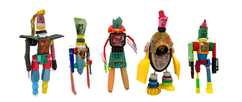日本線上藝廊WORDS Gallery曾於日本巡迴展出的聯展Plastic Coast，30日起將移展來台，以藝術視角關注塑膠與漁業垃圾。圖為美國藝術家弗洛里西（Dillon Froelich，另譯：佛洛里希）作品。（奇想會提供）中央社記者王寶兒傳真  114年5月27日