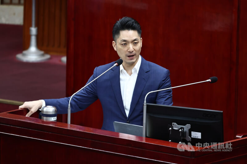 台北市長蔣萬安（圖）27日赴議會接受市政總質詢，回應議員提問關於地方補助款爭議。 中央社記者翁睿坤攝  114年5月27日