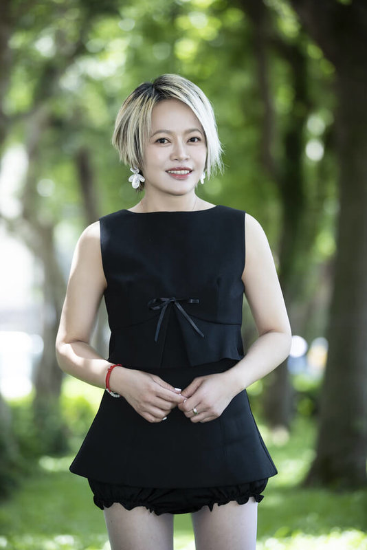 歌手戴愛玲（圖）新專輯「別害怕」發行，她表示，這是一張剖析自我，將生活經歷轉為故事的作品。（華納音樂提供）中央社記者陳怡璇傳真  114年5月27日