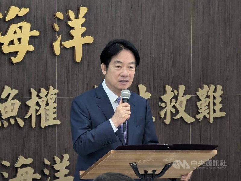 總統賴清德(圖)29日前往基隆市勉勵海巡人員時,提醒海巡要「加強資安防護」,呼籲海巡人員要提高警覺,且不受威脅利誘,才可以防患未然。中央社記者王朝鈺攝 114年5月29日