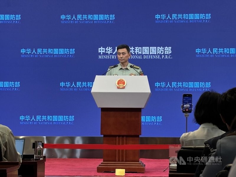 中國國防部發言人張曉剛29日在例行記者會上回應媒體提問。中央社記者呂佳蓉北京攝 114年5月29日