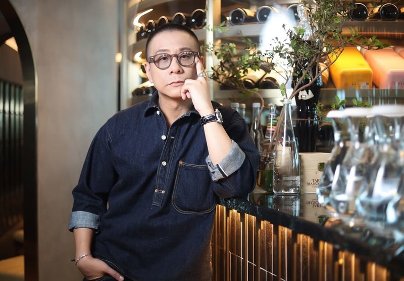 港星朱栢康(圖)因為常飾演反派,被網友稱為「人渣專業戶」,他曾為此一度陷入自我懷疑,現在則已不介意演反派,但認為要演也要演有層次的壞人。(伯樂影業提供)中央社記者王心妤傳真 114年5月29日