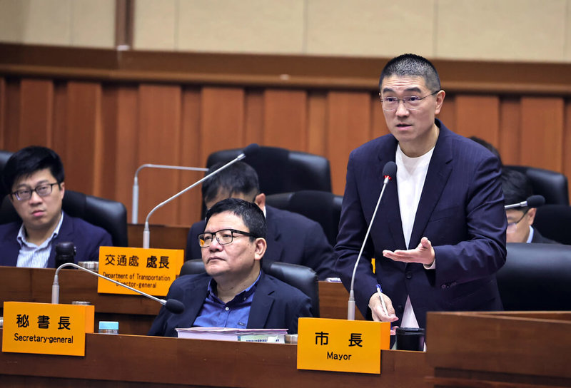 行政院刪減中央給地方的一般性補助款，基隆市長謝國樑（前右）29日表示，刪減一般性補助款對市府財政影響甚鉅，市府積極研究是否要提出訴願。（基隆市政府提供）中央社記者王朝鈺傳真 114年5月29日