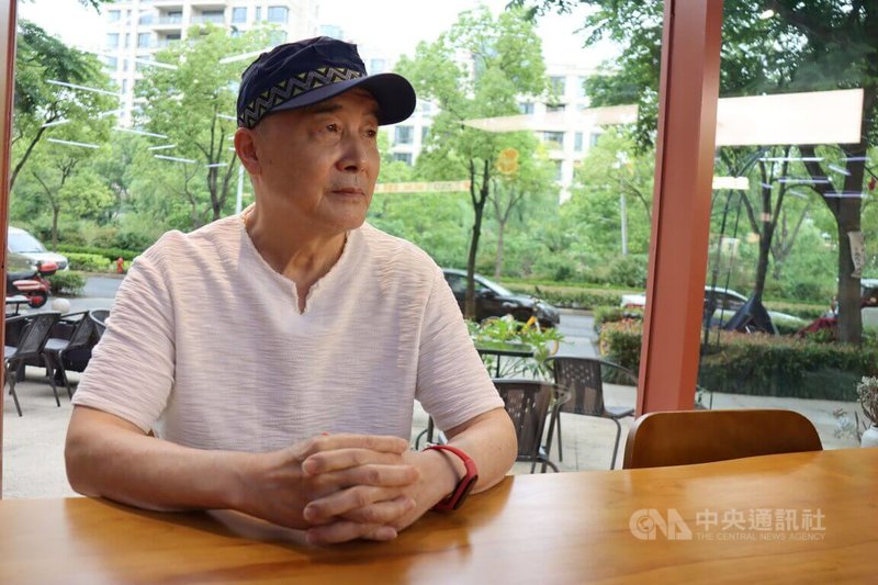 中國作家王力雄5月中旬在上海接受中央社專訪。他在1991年出版的政治寓言小說「黃禍」讀者眾多,也讓中共領導人重視。他說,這本書出版30多年後,中國距離書中描寫的崩潰越來越近。中央社記者張淑伶台北傳真 114年5月29日