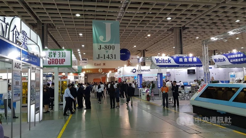 台灣電路板協會(TPCA)指出,全球高密度連結板(HDI)產業展現強勁成長動能,預估2025年全球HDI產值將達143.4億美元,年成長率8.7%,改寫歷史新高紀錄。(中央社檔案照片)