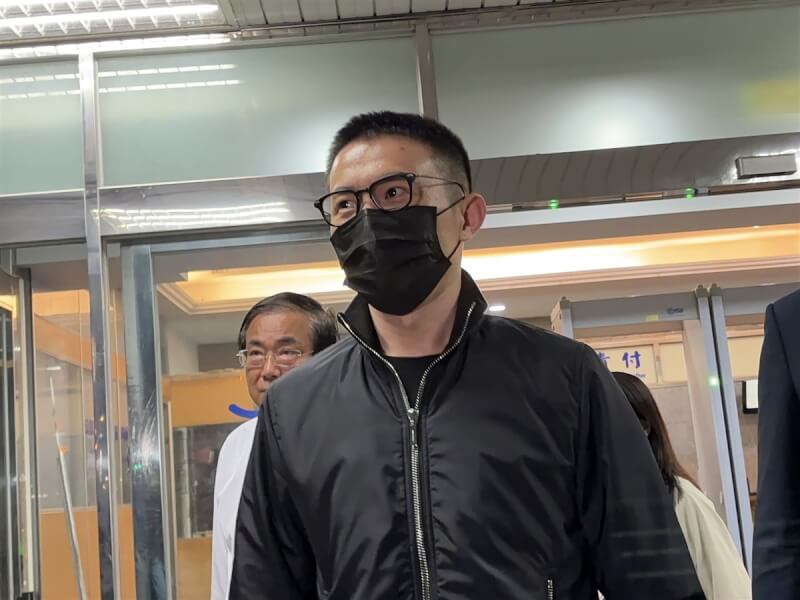 88會館負責人郭哲敏(前)涉地下匯兌。(中央社檔案照片)