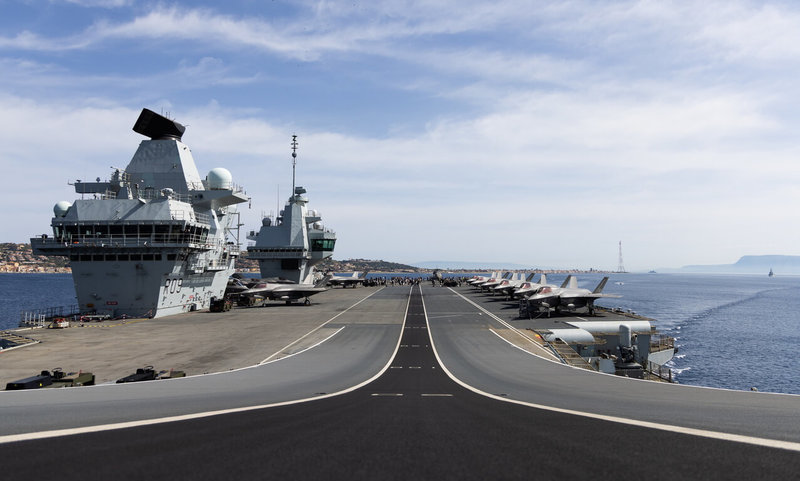 由英國最先進航空母艦「威爾斯親王號」領軍的打擊群4月下旬自英格蘭啟程,目前正穿越紅海,數週後將進入印太區域水域。威爾斯親王號(圖)配備高性能資通訊和電子系統,有助抵禦網路和電戰攻擊。(英國海軍提供)中央社記者陳韻聿倫敦傳真 114年5月29日