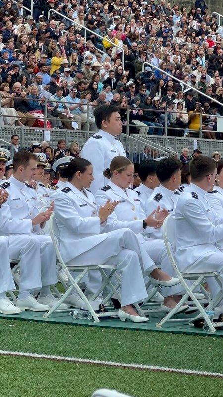 楊凱閎21日參加位於美國東北部康乃狄克州新倫敦市的美國海岸防衛隊官校畢業典禮。(海巡署提供)中央社記者廖漢原紐約傳真 114年5月29日
