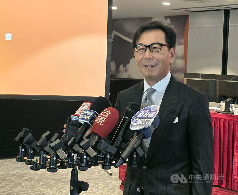 台灣大哥大29日舉行股東會,董事長蔡明忠表示,5G開台至今近5年,台灣大哥大持續拓展5G生態系,並積極布局AI、mo幣等科技事業,合作推動AI時代帶來的升級應用。中央社記者江明晏攝 114年5月29日