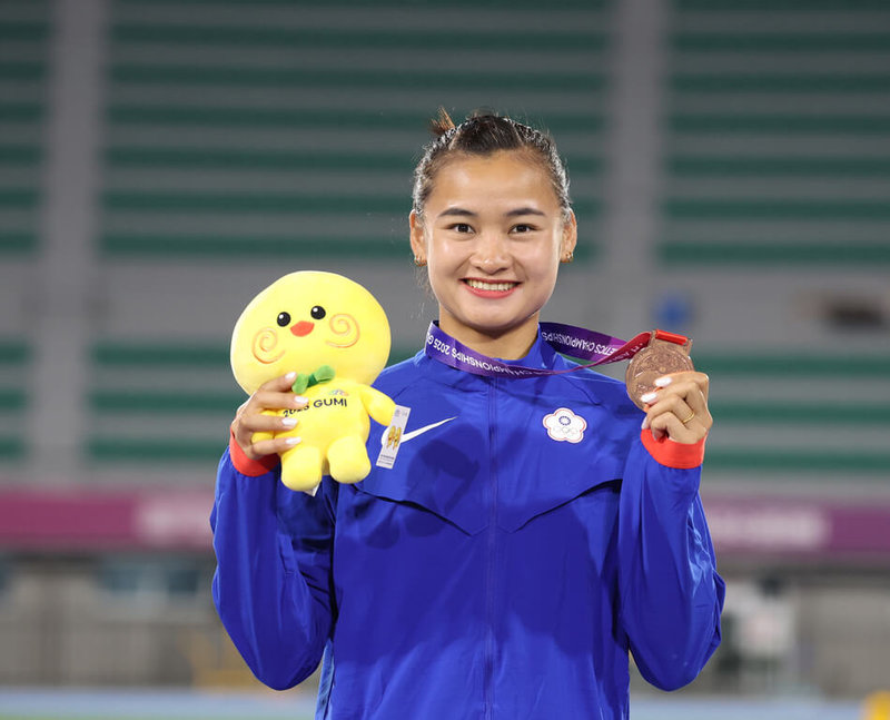 台灣女子7項全能好手陳彩娟(圖)30日在2025田徑亞錦賽以總分5608拿下銅牌,為台灣相隔27年後再度有人獲得女子全能獎牌。(中華民國田徑協會提供)中央社記者黎建忠傳真 114年5月30日