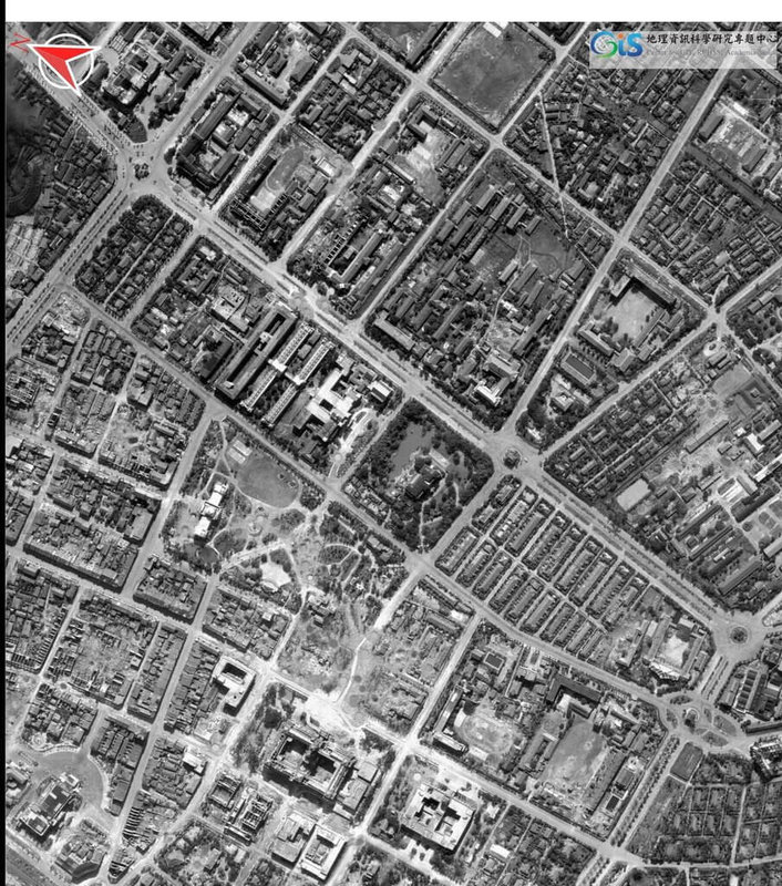 1945年5月31日的台北大空襲造成空前浩劫,包含總督府(現總統府)在內多處建物嚴重毀損。中研院人社中心地理資訊科學研究專題中心於台北大空襲80週年的31日當天特別釋出歷史航照,呈現空襲前後的台北樣貌。圖為1945年6月16日空襲後所攝航照圖。(中央研究院地理資訊科學研究專題中心提供)中央社記者吳欣紜傳真 114年5月31日