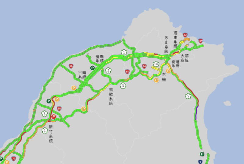 圖為路況網1日下午3時45分路況,國道5號北向宜蘭端出現「紫爆」。(圖取自高速公路1968網頁1968.freeway.gov.tw)