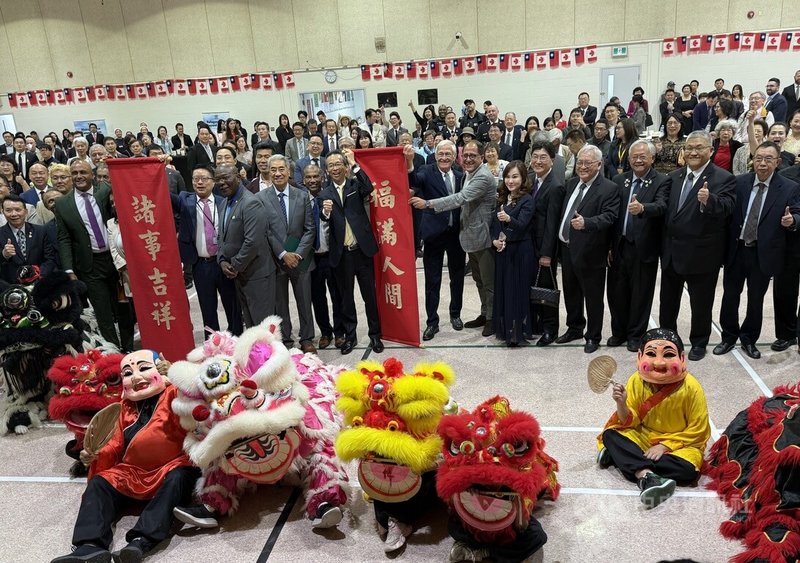 駐多倫多辦事處作東舉行年度「台灣之夜」活動,與加拿大政學商界及僑界領袖逾300人,歡慶亞裔傳統月和端午佳節。中央社記者胡玉立多倫多攝 114年6月1日
