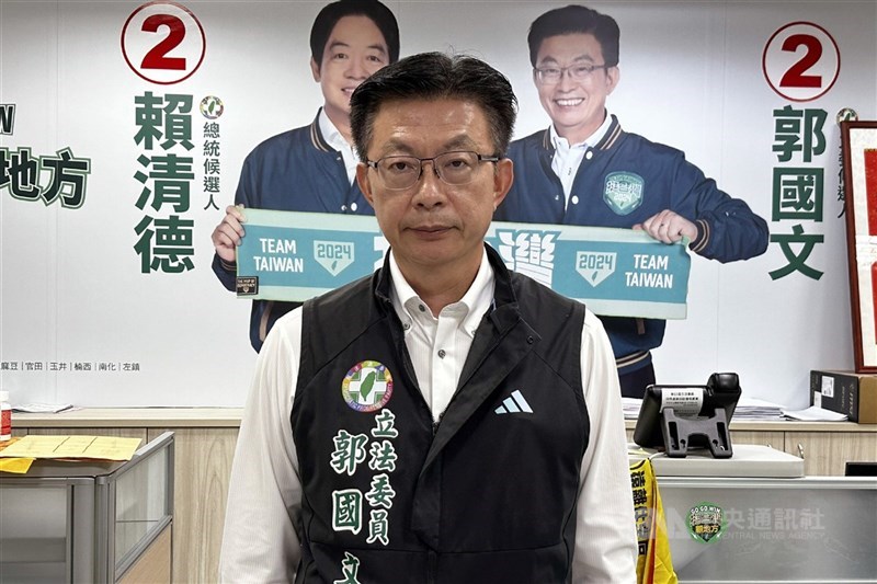 民進黨立委郭國文今天說,他赴日訪問並轉交總統賴清德親筆信給前防衛大臣岸信夫。涉外人士指出,這封信代表台灣與安倍家族的緣分傳承。(中央社檔案照片)