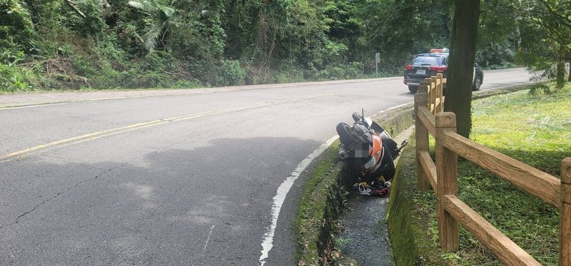 苗124線47公里處5月31日發生行車糾紛,72歲游姓男子持刀追砍59歲楊姓男子,楊男身中3刀送醫,警方循線逮捕游男到案,依殺人未遂罪嫌偵辦。(警方提供)中央社記者郭宣彣傳真 114年6月1日