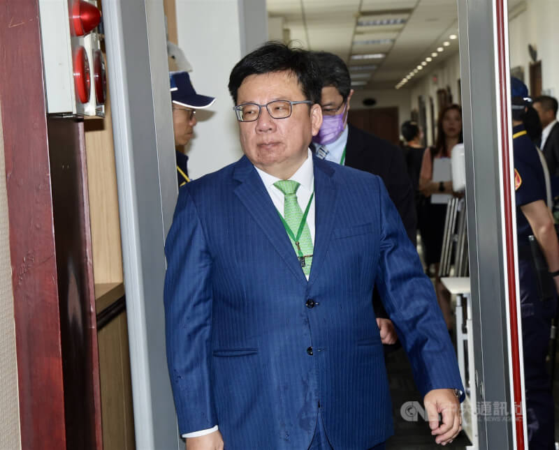 監察院秘書長李俊俋(前)。(中央社檔案照片)