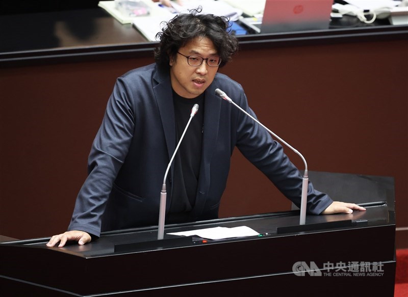 圖為民進黨立委沈伯洋。(中央社檔案照片)