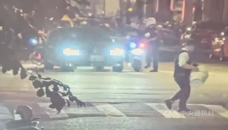 指標性3C龍頭商場NOVA資訊廣場董事長紀男近日餐敘後駕車返家,途中行經中山區龍江路時因停等紅燈時超越停止線,遭警方攔查,發現其酒測值達0.71毫克,依法送辦。(翻攝照片)中央社記者黃麗芸傳真 114年6月2日