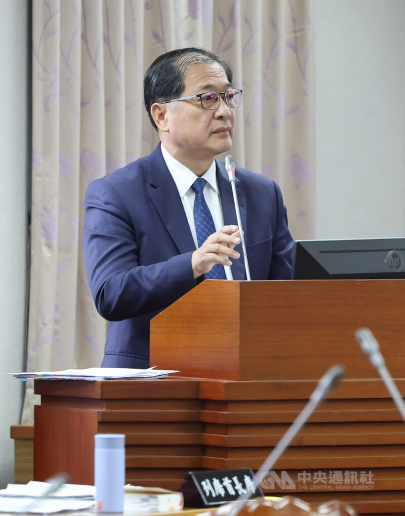 法務部長鄭銘謙(圖)2日上午列席立法院司法及法制委員會,就「如何落實清廉政府及公務員瀆職之態樣與防制」進行專題報告,並備質詢。中央社記者趙世勳攝 114年6月2日