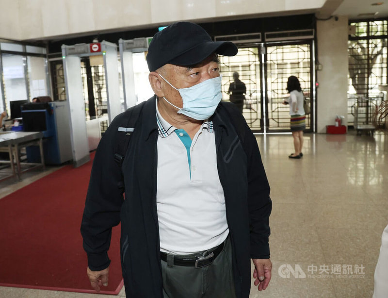 台北地院審理京華城案,檢辯上週詰問證人前台北市都委會執行祕書邵琇珮未完成,3日再開庭,被告應曉薇助理吳順民(圖)出庭。中央社記者劉世怡攝 114年6月3日