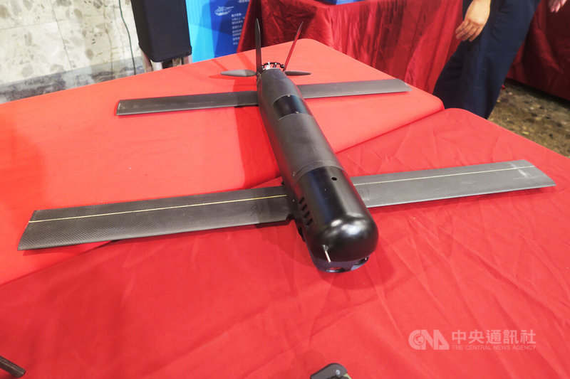 中科院3日展示勁蜂一型攻擊無人機,勁蜂一型是透過發射筒發射。中央社記者吳書緯攝 114年6月3日