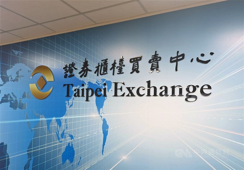 櫃買中心揭示上櫃公司申報2024年財報中員工薪酬相關資訊,平均員工薪資費用前10名中,有6家為半導體業。(中央社檔案照片)