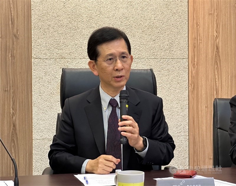 數發部部長黃彥男說明打詐成果,「網路詐騙通報查詢網」發揮功效。(中央社檔案照片)
